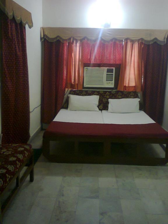 Aditya Palace Agra  Buitenkant foto