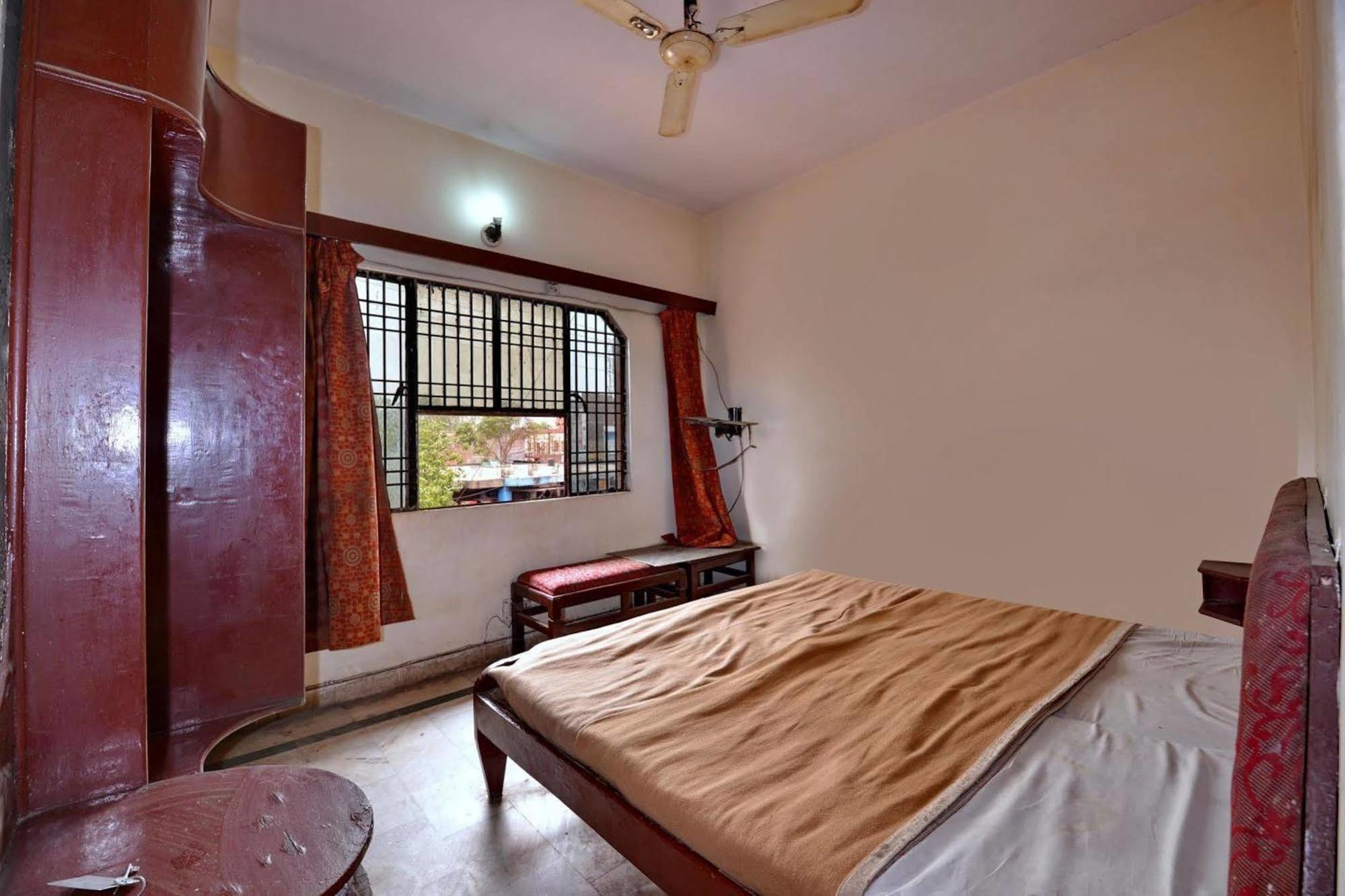 Aditya Palace Agra  Buitenkant foto